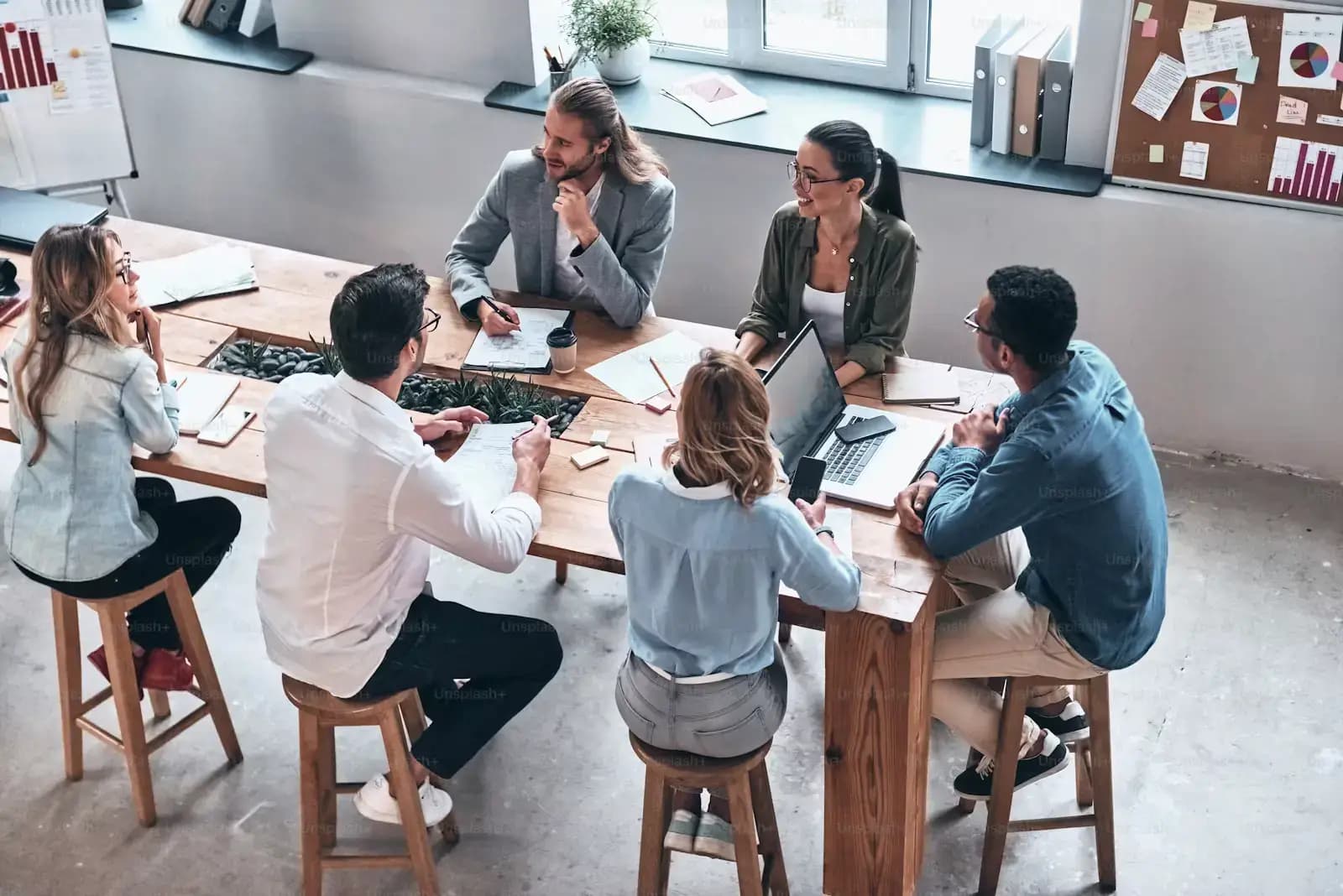 SEO experts working together